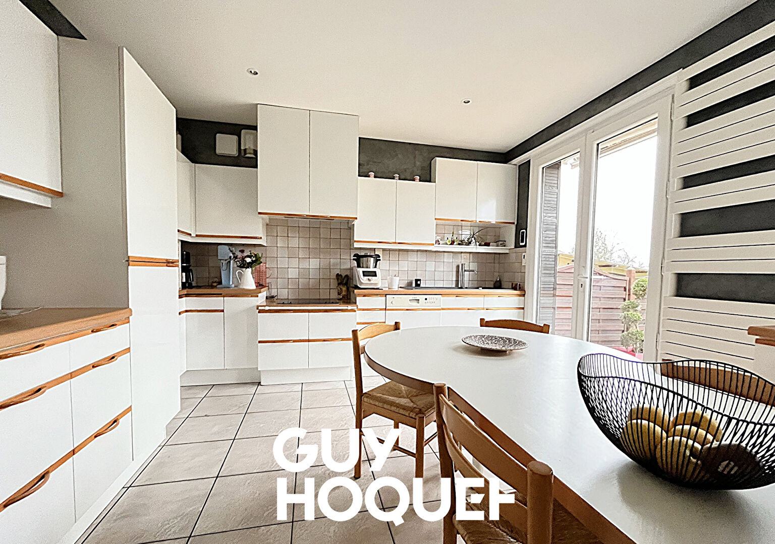 Villa 4 Chs + Double Garage et Carport - 71680 CRECHES SUR SAONE