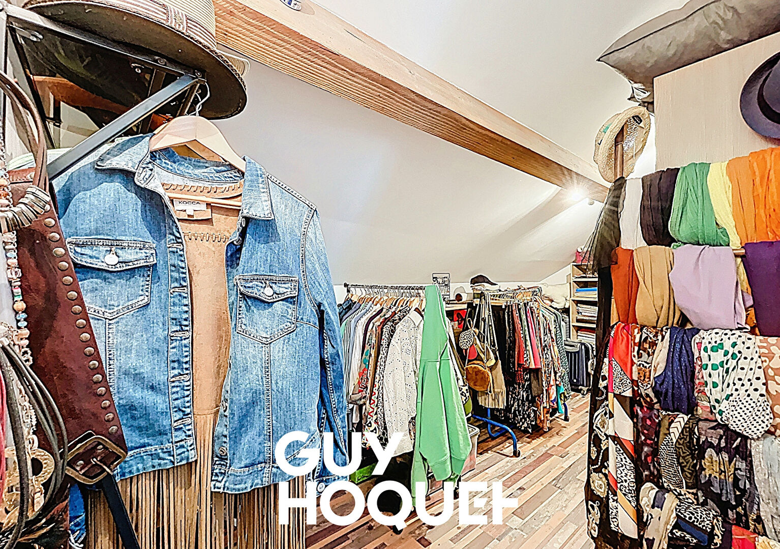 Villa 4 Chs + Double Garage et Carport - 71680 CRECHES SUR SAONE