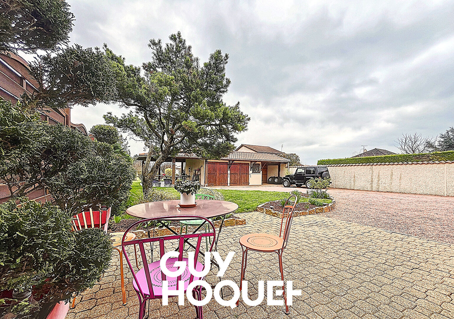 Villa 4 Chs + Double Garage et Carport - 71680 CRECHES SUR SAONE