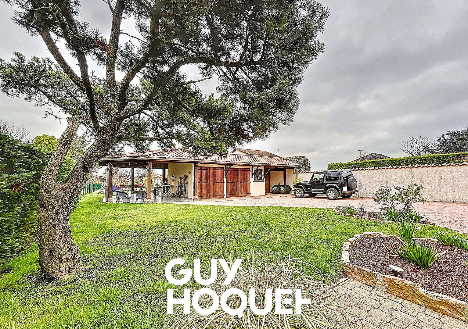 Villa 4 Chs + Double Garage et Carport - 71680 CRECHES SUR SAONE