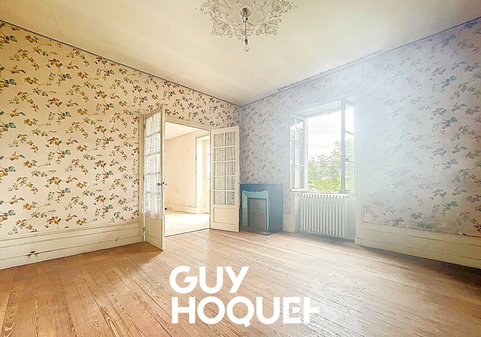 Maison de Maître 5 Chambres + Dépendances et Terrain - 69840 JULIENAS