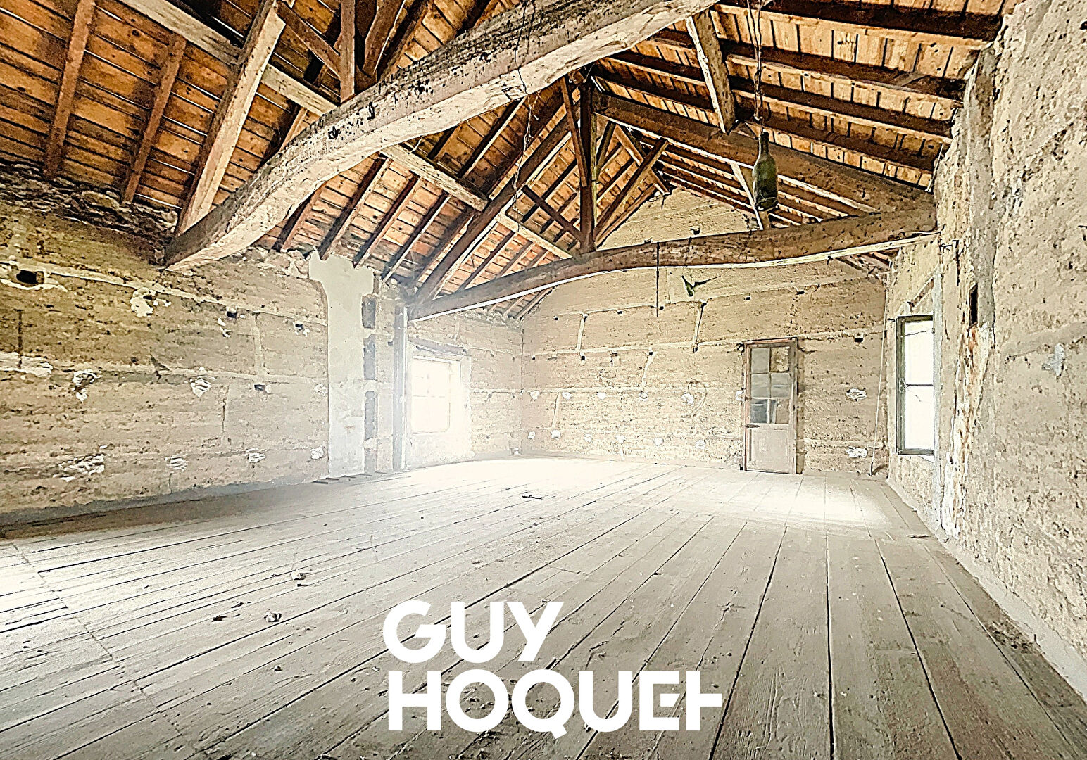 Maison de Maître 5 Chambres + Dépendances et Terrain - 69840 JULIENAS