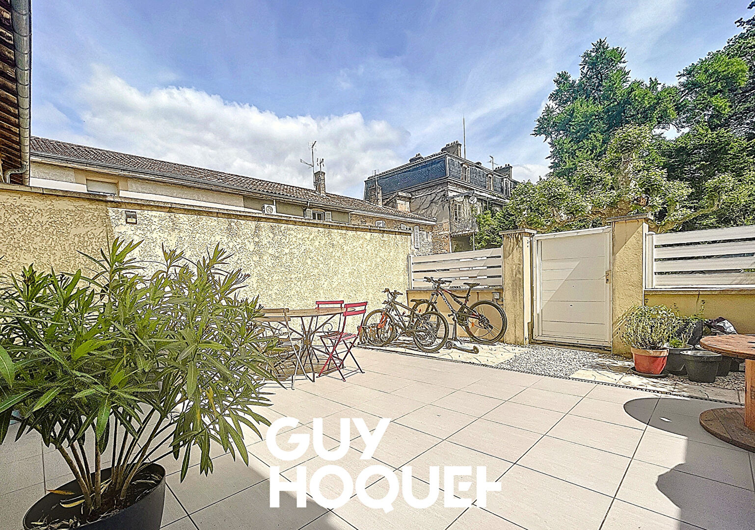 Maison de ville 3 chambres + Terrasse - 71570 LA CHAPELLE DE GUINCHAY