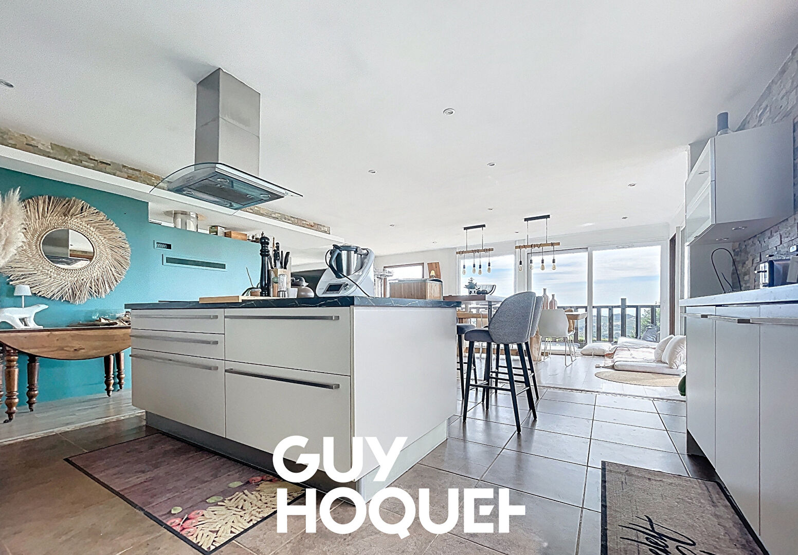 Maison de Caractère 4 Chambres avec  Piscine et Vue sur 1035 m² de Terrain - 71570 PRUZILLY