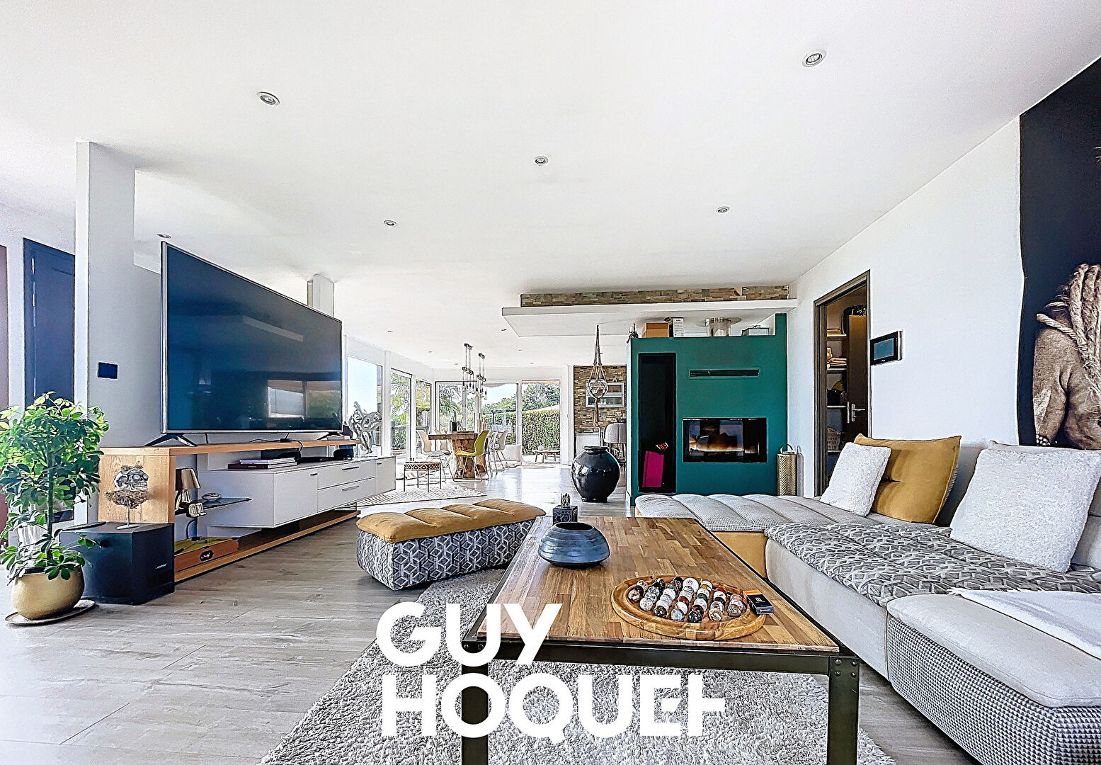 Maison de Caractère 4 Chambres avec  Piscine et Vue sur 1035 m² de Terrain - 71570 PRUZILLY