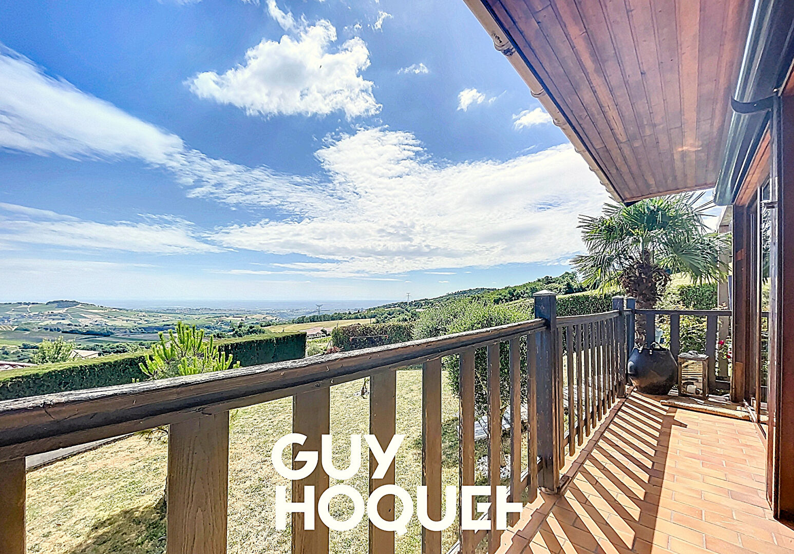 Maison de Caractère 4 Chambres avec  Piscine et Vue sur 1035 m² de Terrain - 71570 PRUZILLY