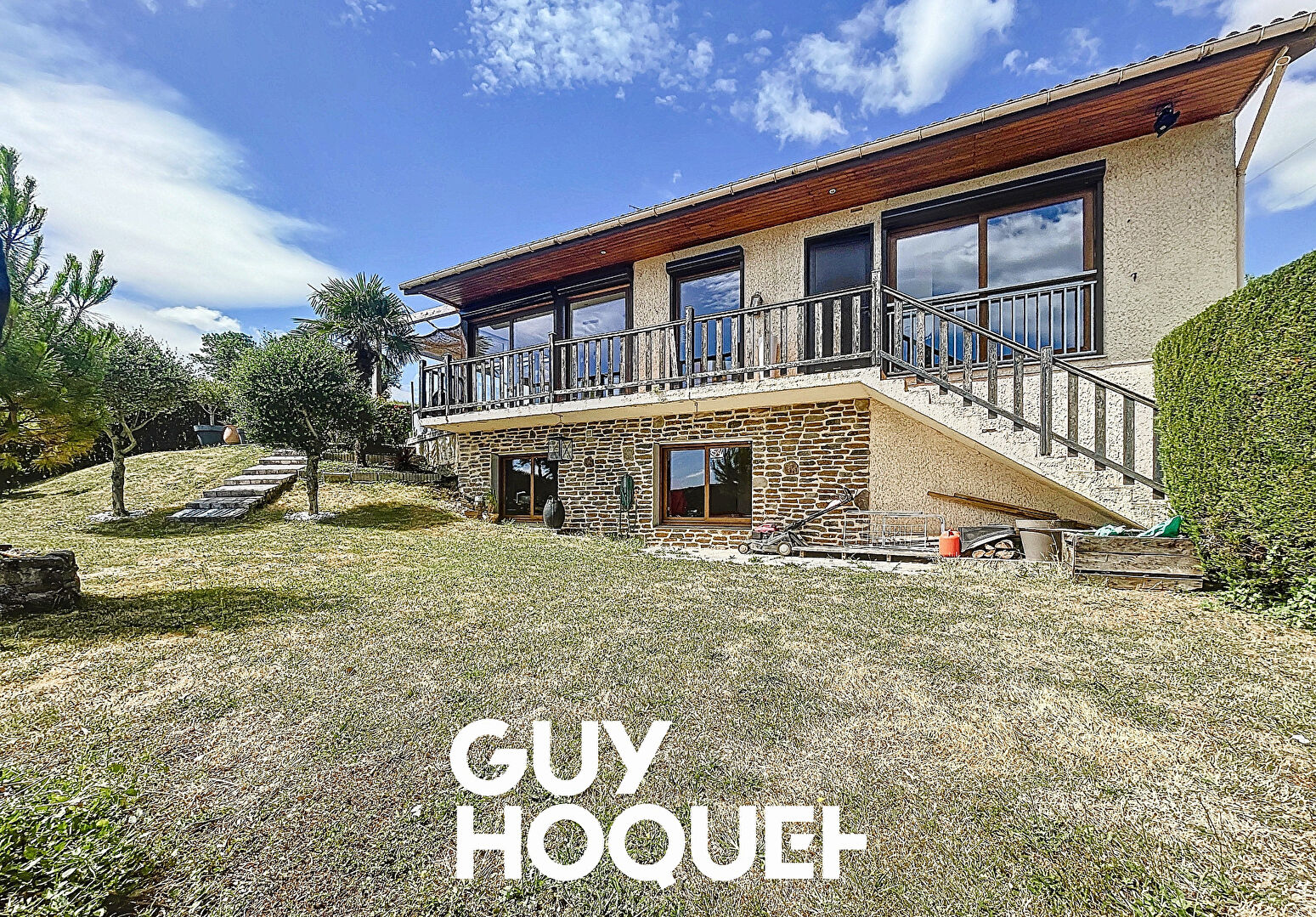 Maison de Caractère 4 Chambres avec  Piscine et Vue sur 1035 m² de Terrain - 71570 PRUZILLY