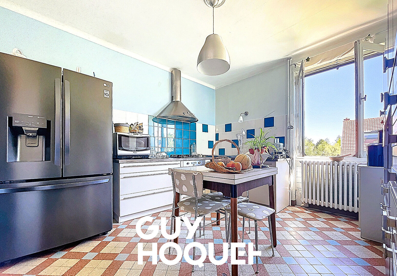 Maison de Caractère 3 Chs + Bureau, Salle de Jeux, Dépendances et Terrain de 735 m² - 71000 FLACE LES MACON