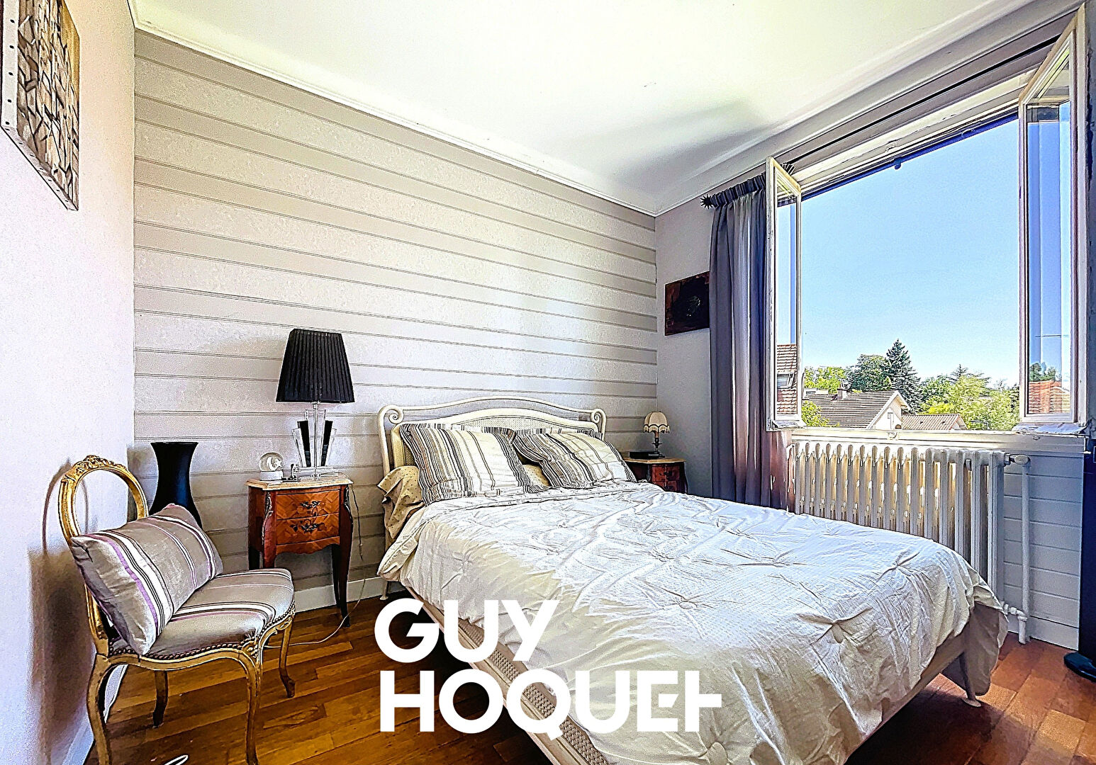 Maison de Caractère 3 Chs + Bureau, Salle de Jeux, Dépendances et Terrain de 735 m² - 71000 FLACE LES MACON