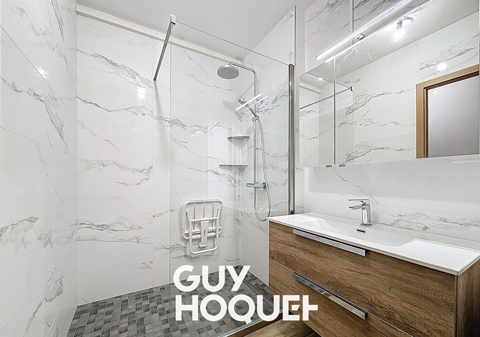 Appartement de standing, 3 Chs + Terrasse, Cave et Stationnement privatif