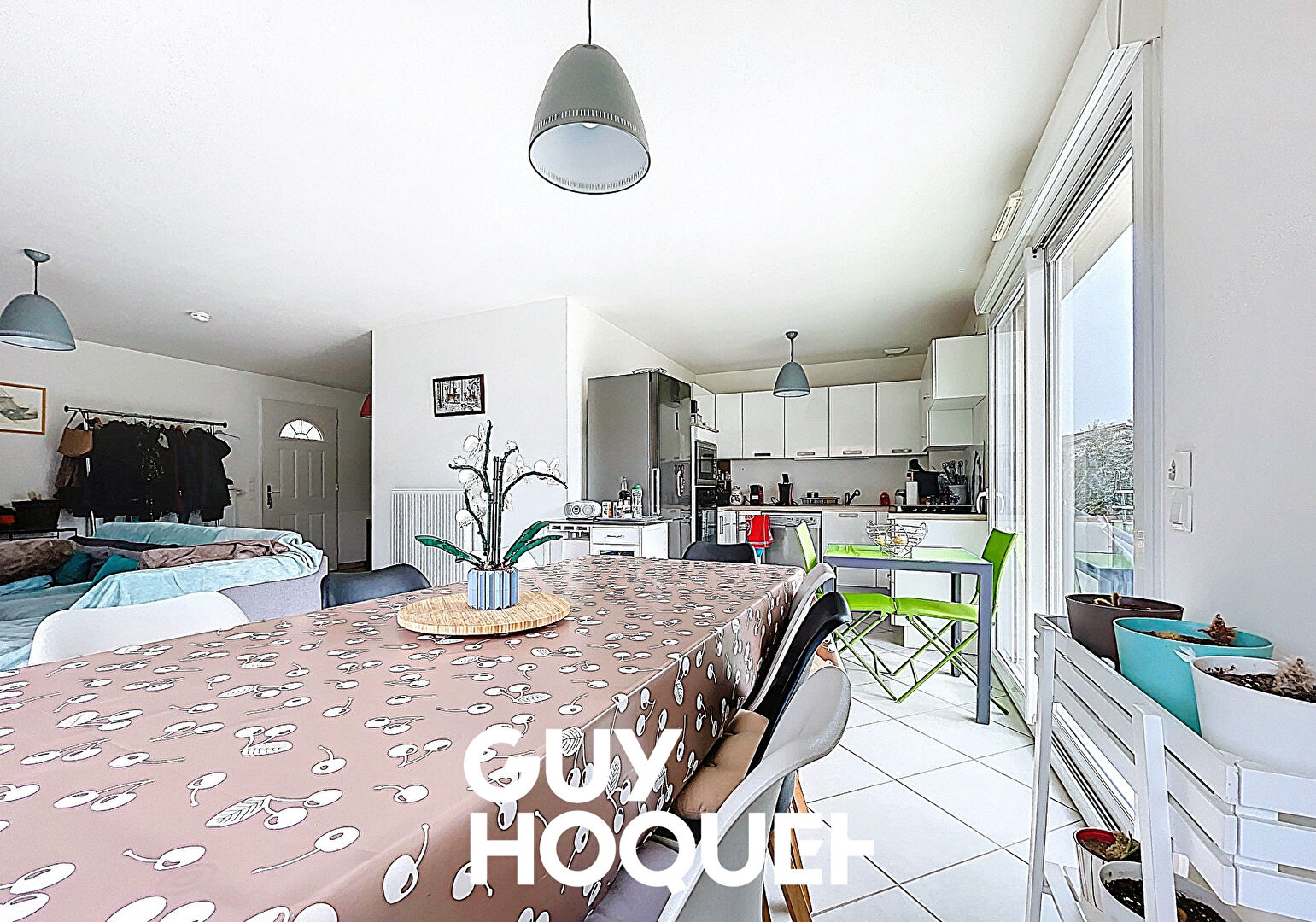 Maison Récente 3 Chs + Garage et Terrain de 833 m² environ - 71570 LA CHAPELLE DE GUINCHAY