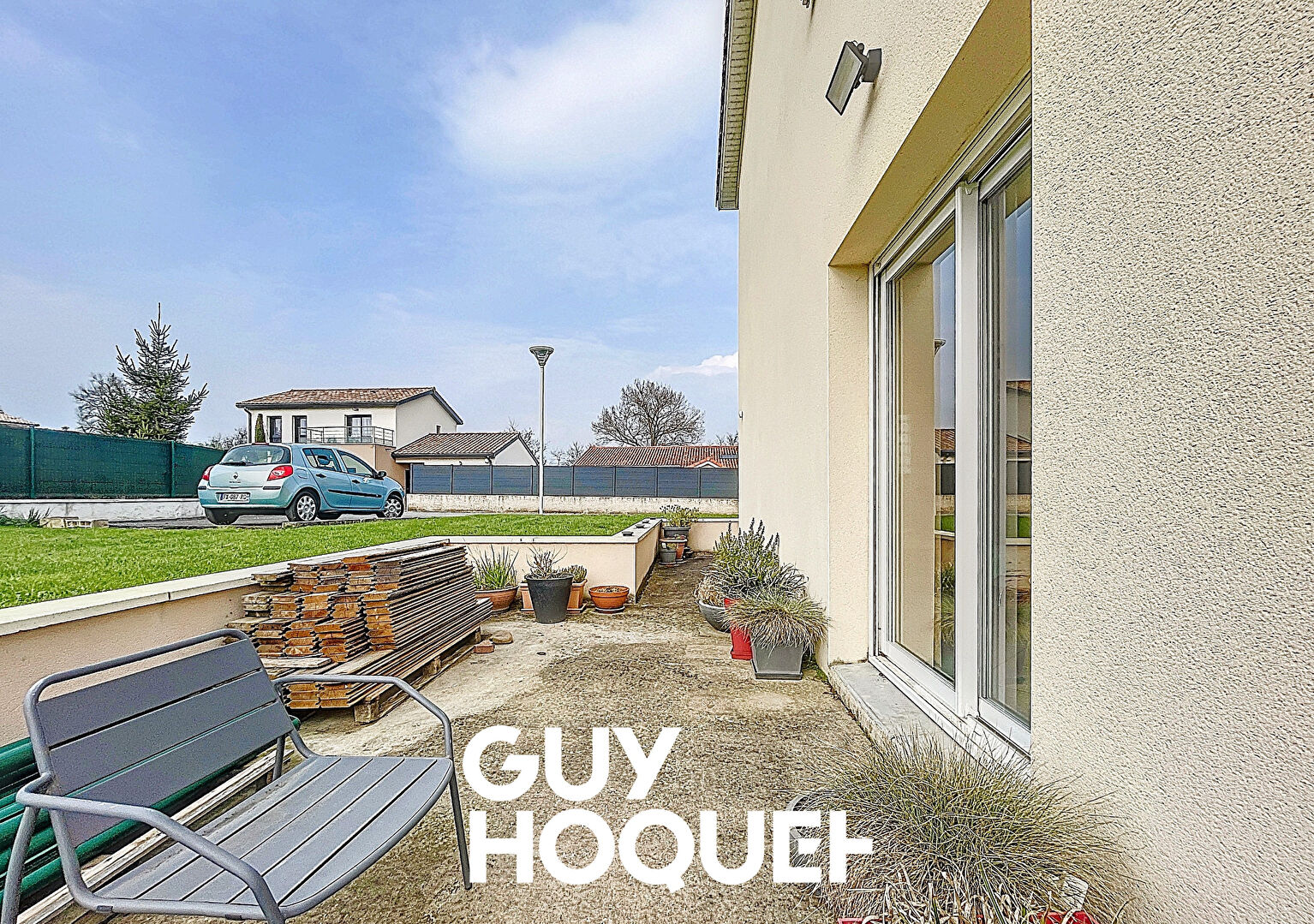 Maison Récente 3 Chs + Garage et Terrain de 833 m² environ - 71570 LA CHAPELLE DE GUINCHAY