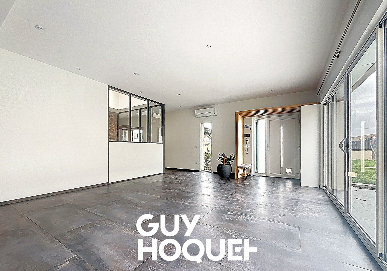 Villa Récente 3 Chs dont Suite + Bureau indépendant et Garage - 71570 LA CHAPELLE DE GUINCHAY