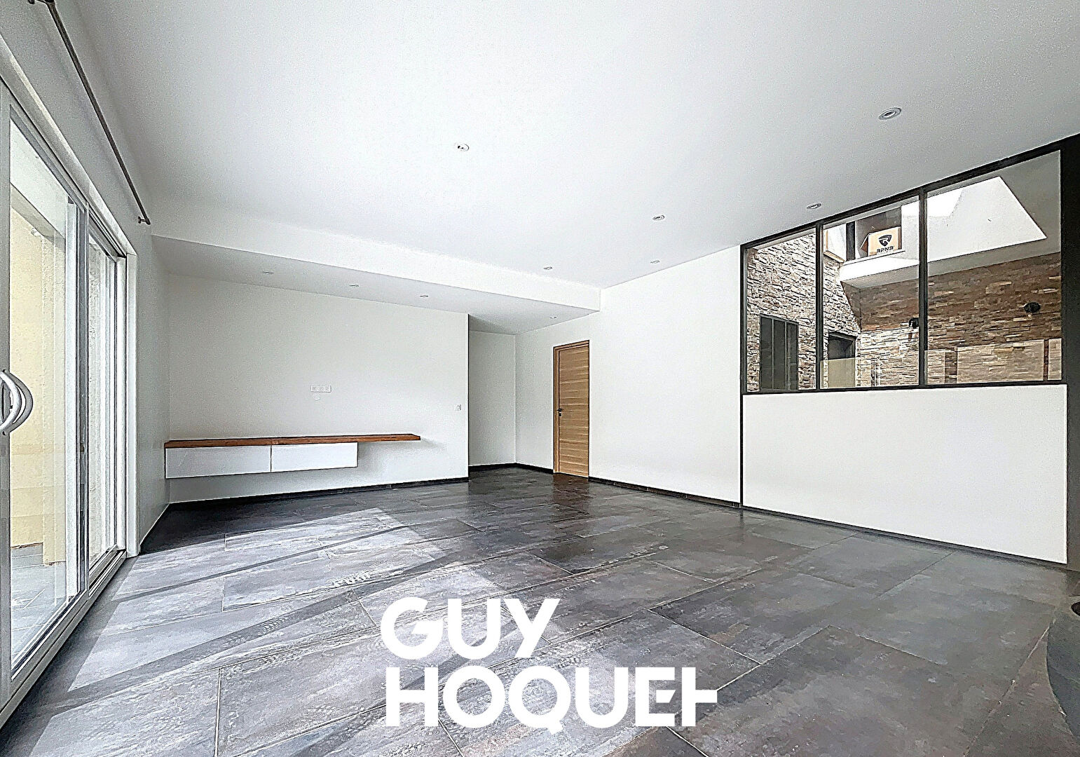 Villa Récente 3 Chs dont Suite + Bureau indépendant et Garage - 71570 LA CHAPELLE DE GUINCHAY