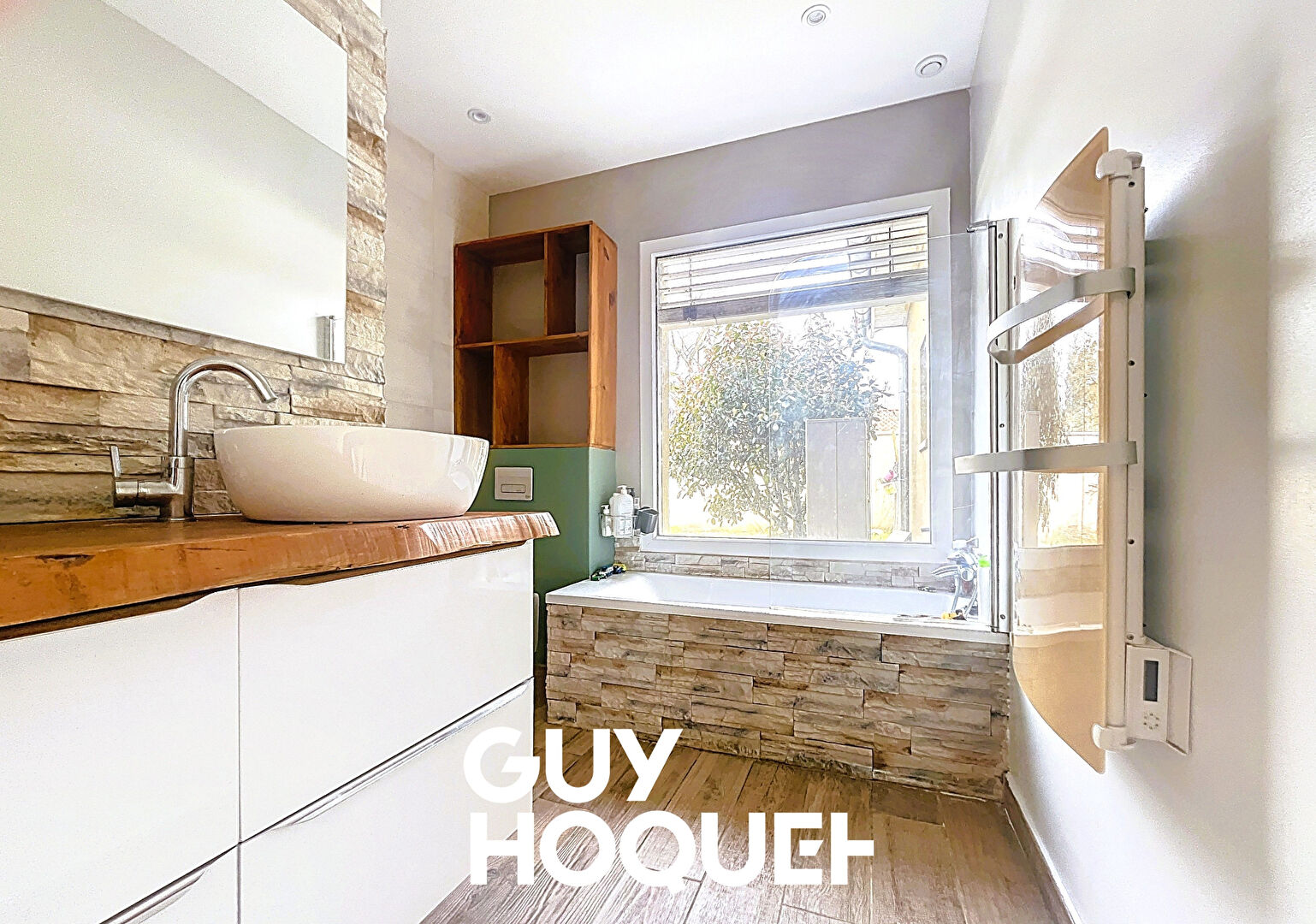 Villa Récente 3 Chs dont Suite + Bureau indépendant et Garage - 71570 LA CHAPELLE DE GUINCHAY