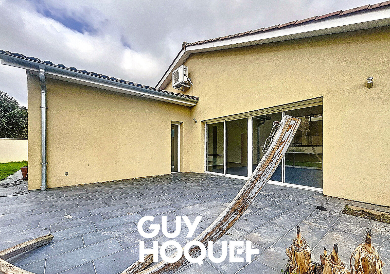 Villa Récente 3 Chs dont Suite + Bureau indépendant et Garage - 71570 LA CHAPELLE DE GUINCHAY