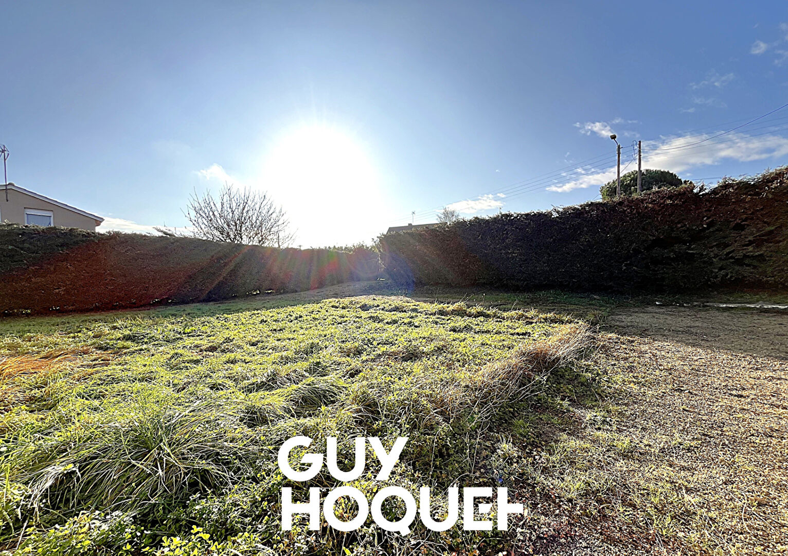 Villa Plain Pied 2 Chs + Bureau et 823 m² de Terrain - 71570 LA CHAPELLE DE GUINCHAY