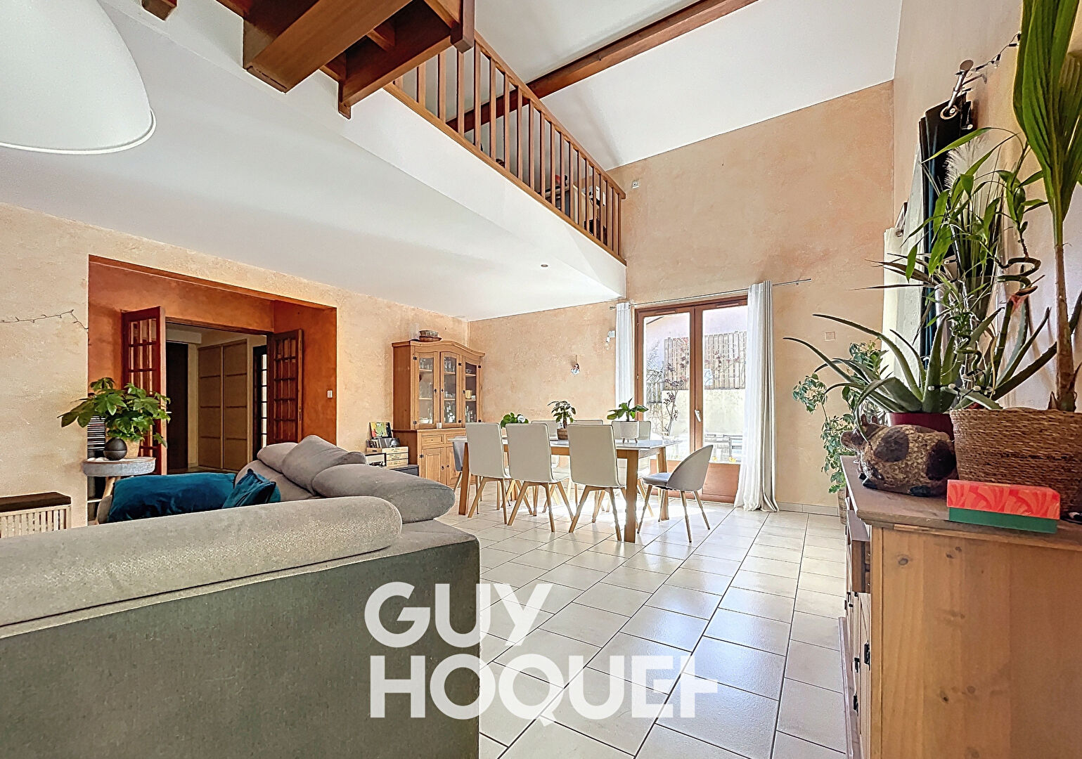 Coup de Coeur : Belle Maison de 162 m² avec Extérieurs et Piscine à Mâcon