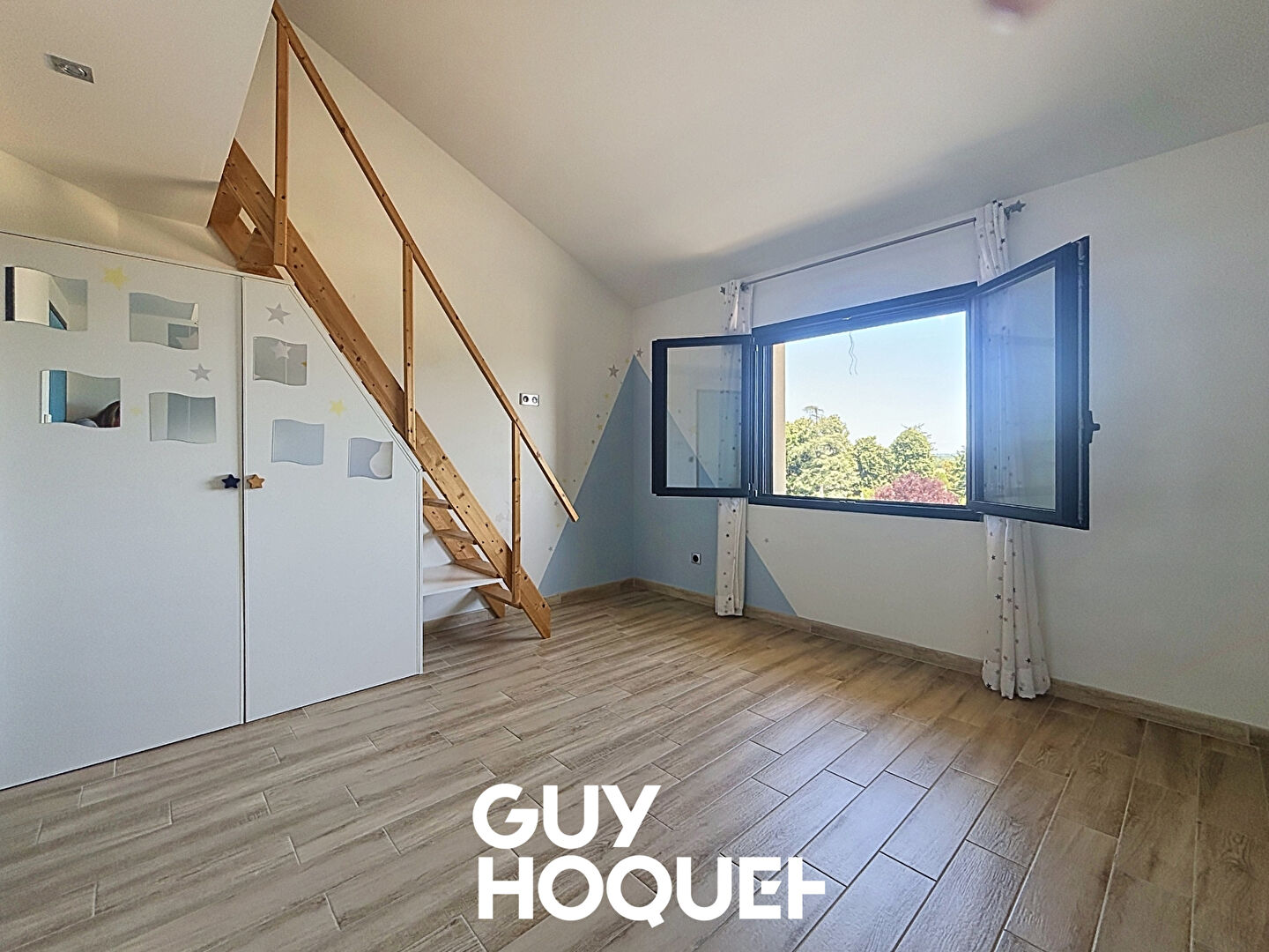 Villa Contemporaine 3 Chs + Bureau et terrain de 1021 m² - 71680 CRECHES SUR SAONE