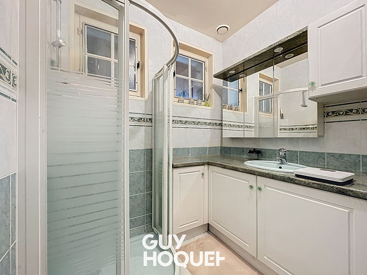 Très Belle Maison 2 Chambres + Bureau & Dépendances - 71960 SERRIÈRES