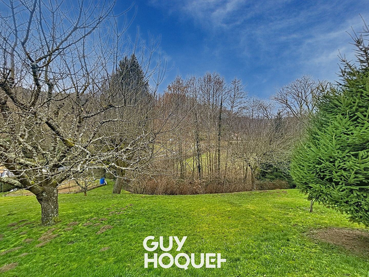 Très Belle Maison 2 Chambres + Bureau & Dépendances - 71960 SERRIÈRES