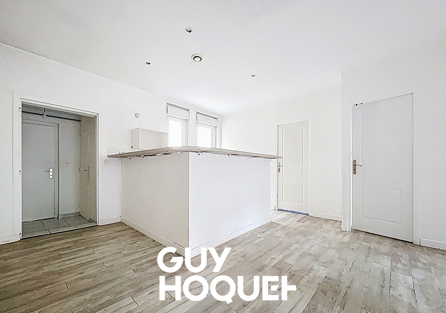 Centre Ville - Appartement Type 2 + Cave - 71000 MACON