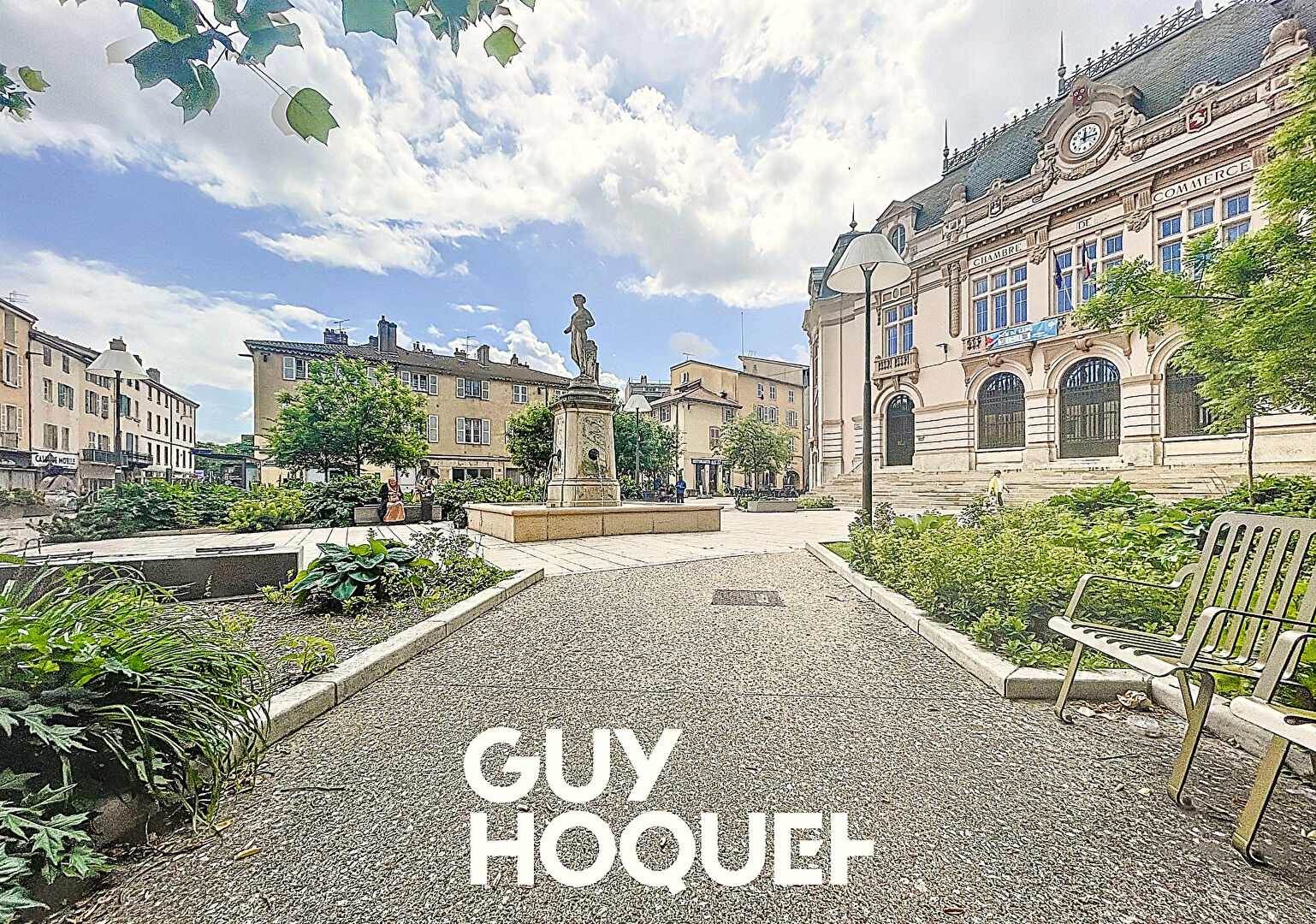 Hyper Centre Ville Appartement de Type 3 + Cave et Grenier - 71000 MACON