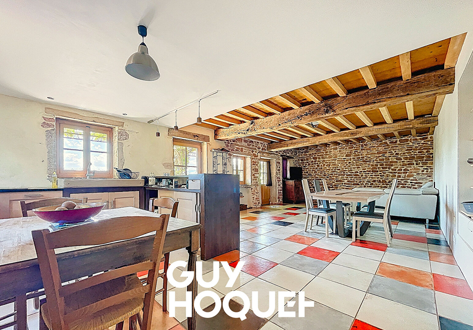 Maison en Pierre 3 Chs + Bureau + Garage et terrain de 1700 m² environ - 71570 LEYNES