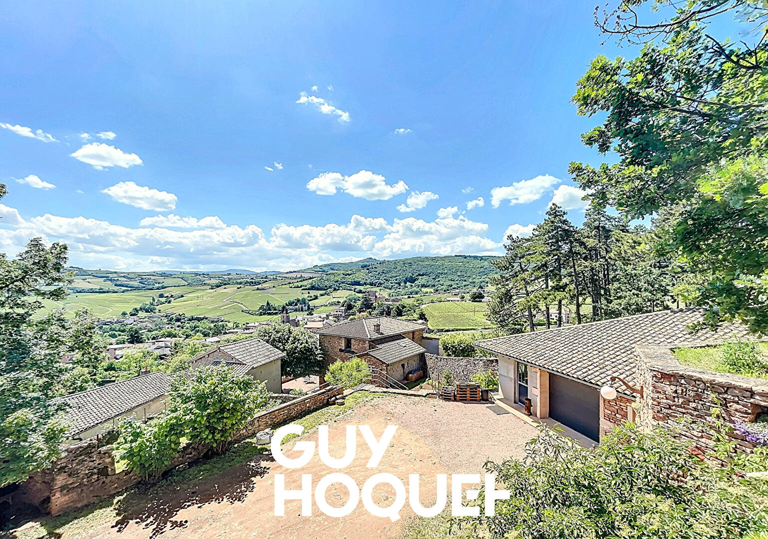 Maison en Pierre 3 Chs + Bureau + Garage et terrain de 1700 m² environ - 71570 LEYNES