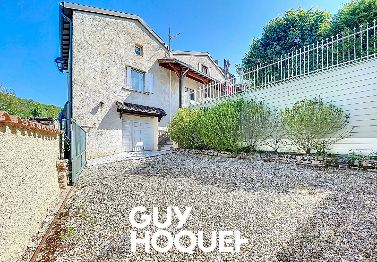 Maison en Pierre 3 Chs + Garage + Cave et Terrain de 379 m² - 71960 BERZE LA VILLE