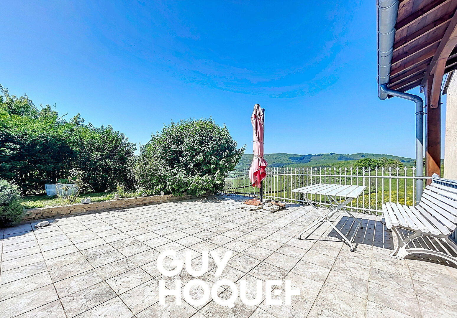 Maison en Pierre 3 Chs + Garage + Cave et Terrain de 379 m² - 71960 BERZE LA VILLE