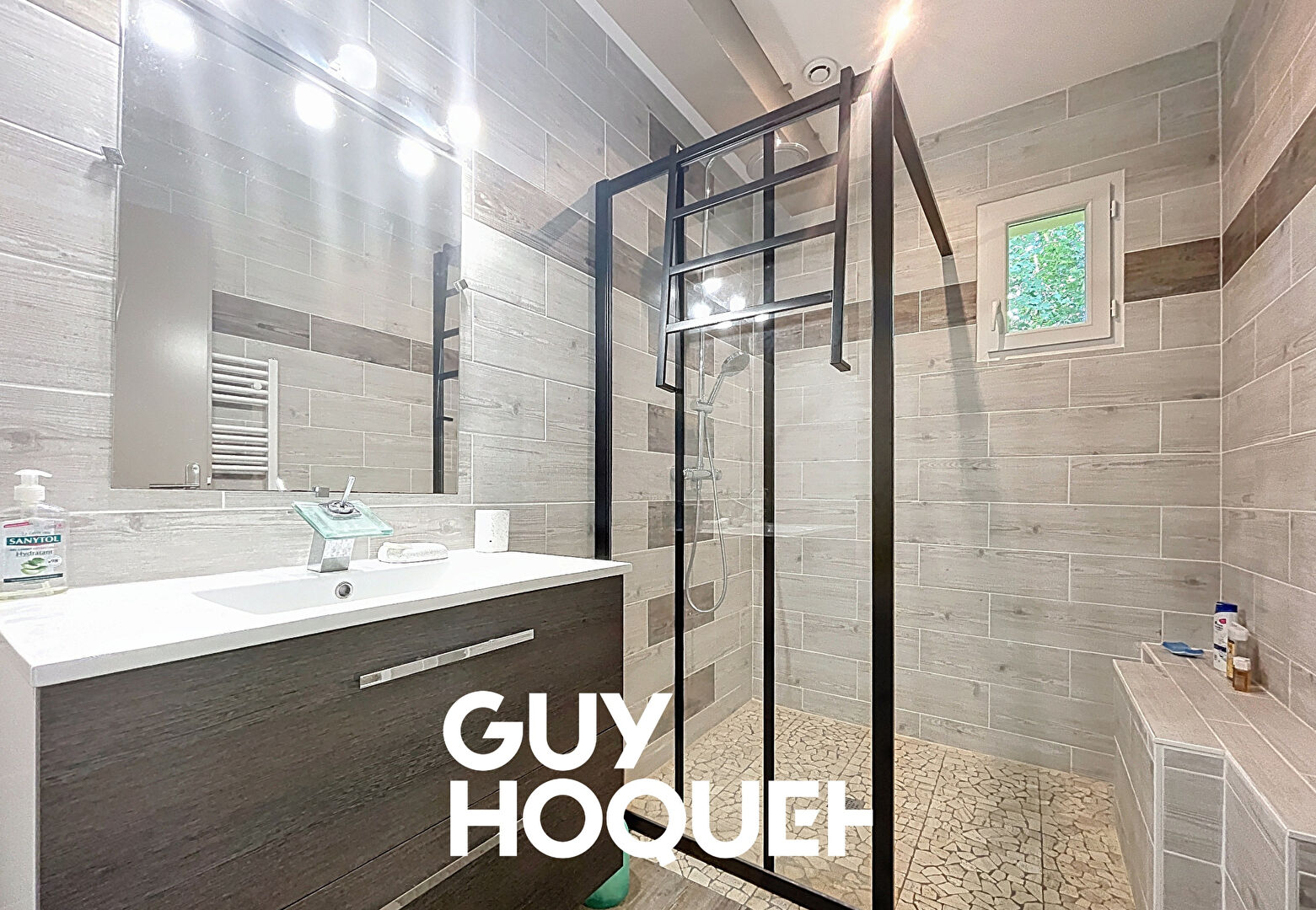 Maison d'Architecte avec Logement Indépendant et Piscine - 01380 Saint-Cyr-sur-Menthon