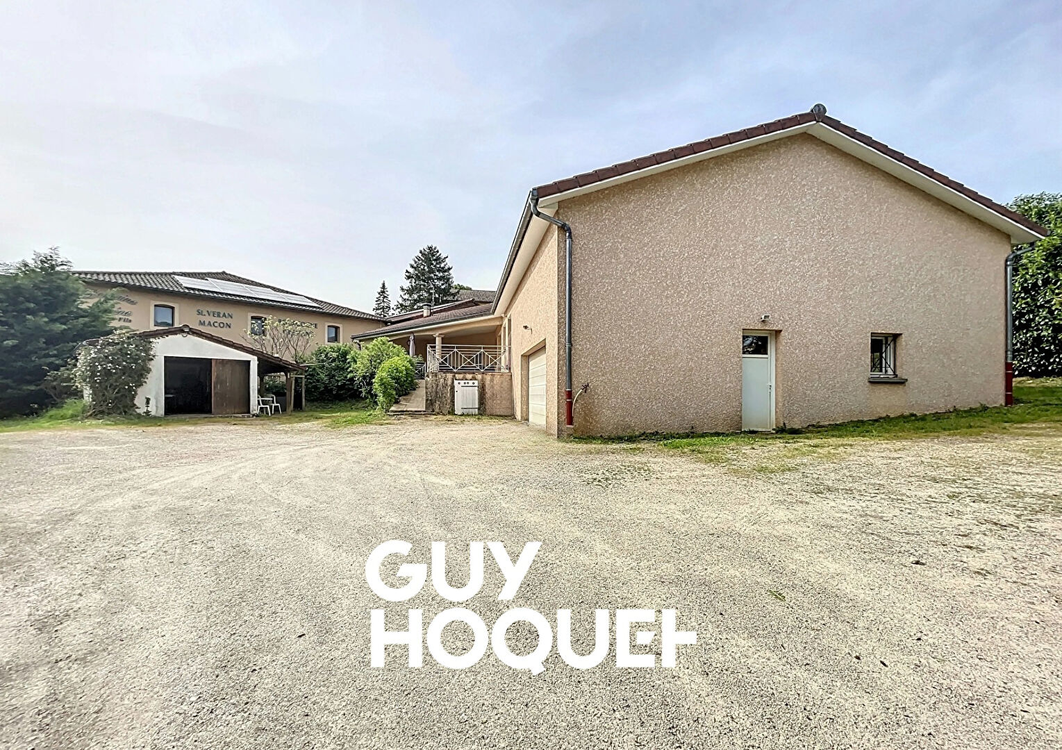 Villa Familiale de Plain Pied 4 Chambres & Garages - 71960 BERZÉ-LA-VILLE