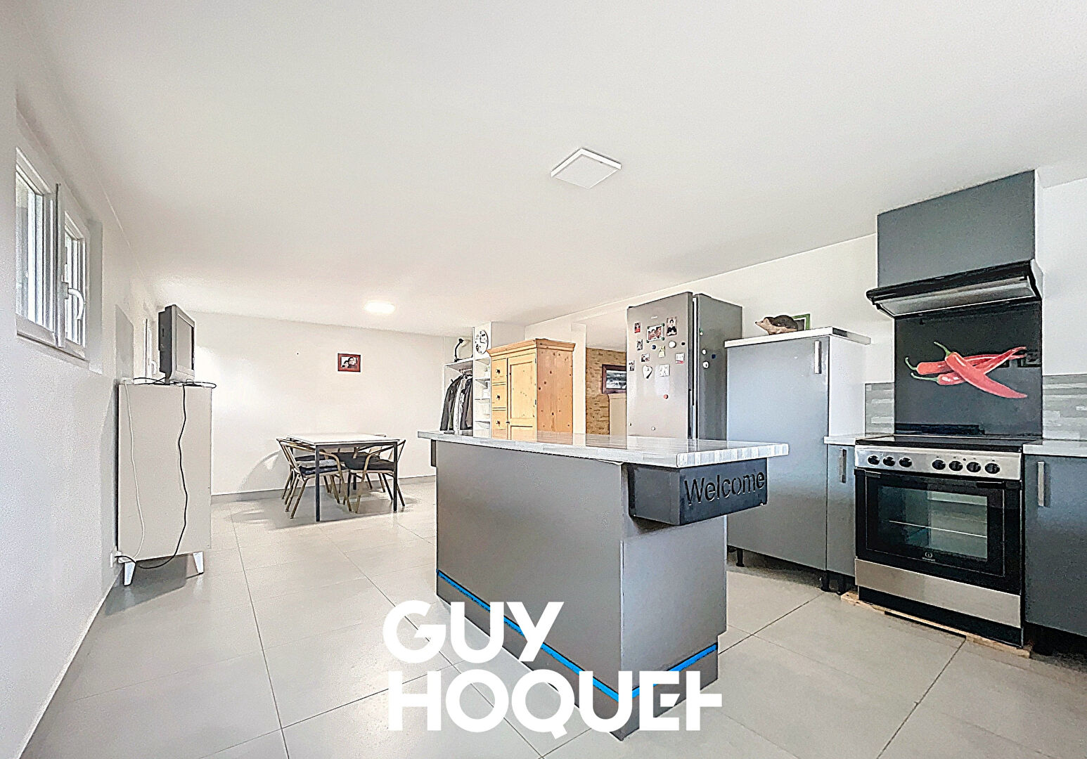 Villa 4 Chs + Bureau et Double Garage avec 600 m² de terrain environ - 71850 CHARNAY LES MACON