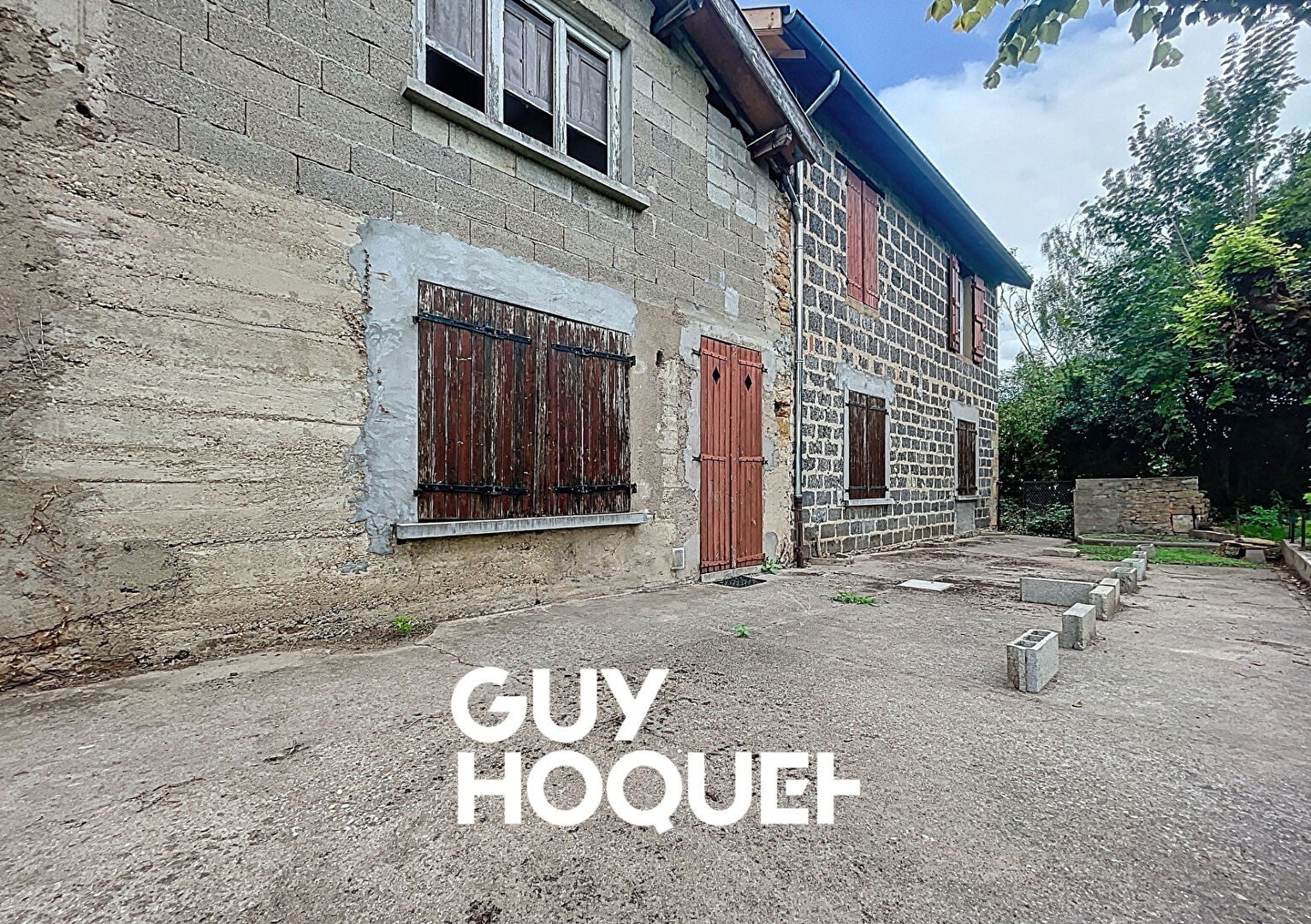 Plateau Viabilisé 92m² avec Beau Potentiel & Terrain 220m² - 71000 VARENNES-LES-MÂCON