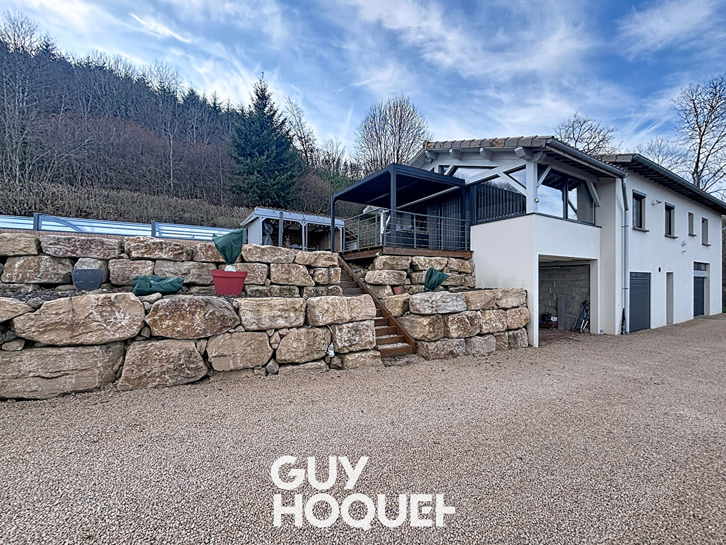 Maison avec piscine, dépendances et vue imprenable - 69840 CENVES