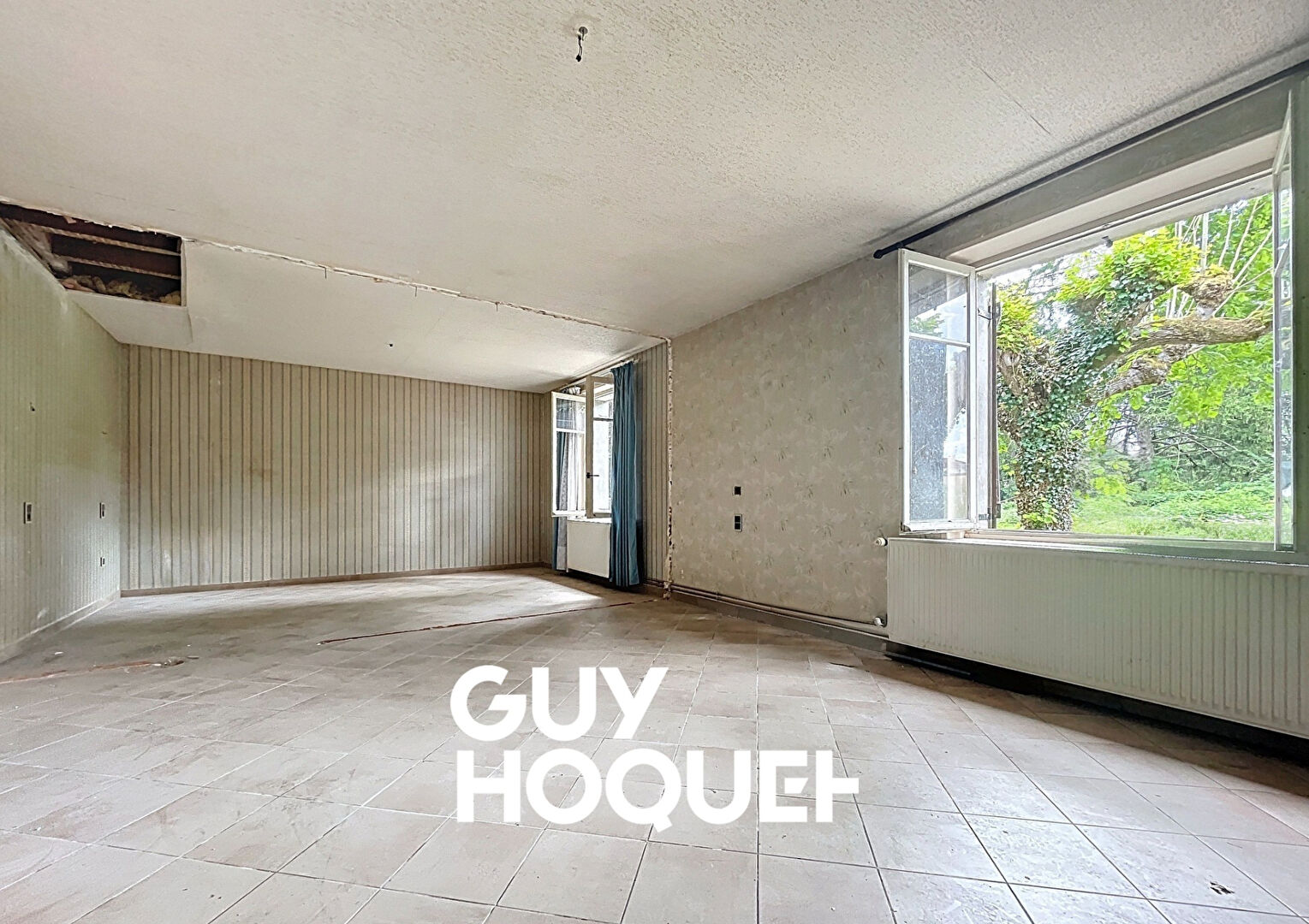 Plateau Viabilisé 92m² environ avec Beau Potentiel & Terrain 380m² - 71000 VARENNES-LES-MÂCON