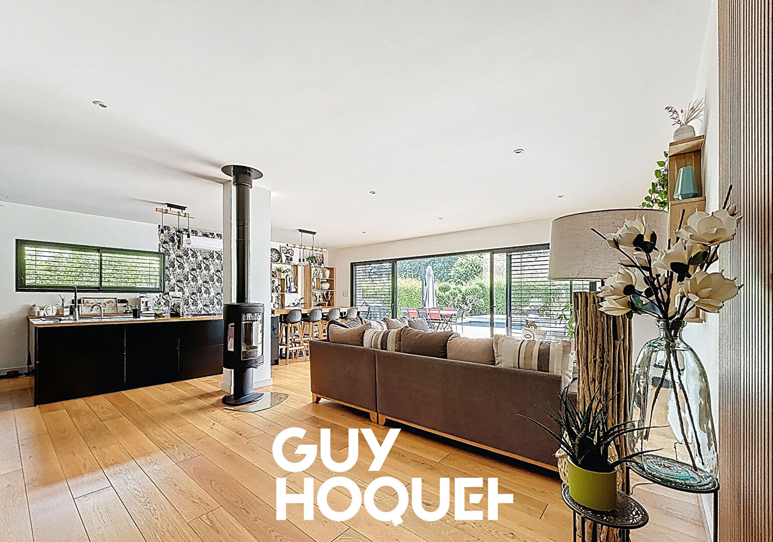 Villa Contemporaine 5 Chambres + Piscine - 71850 CHARNAY LES MACON