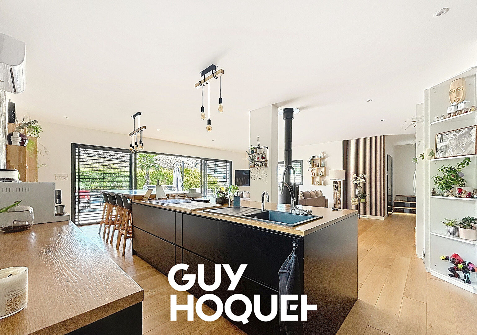 Villa Contemporaine 5 Chambres + Piscine - 71850 CHARNAY LES MACON