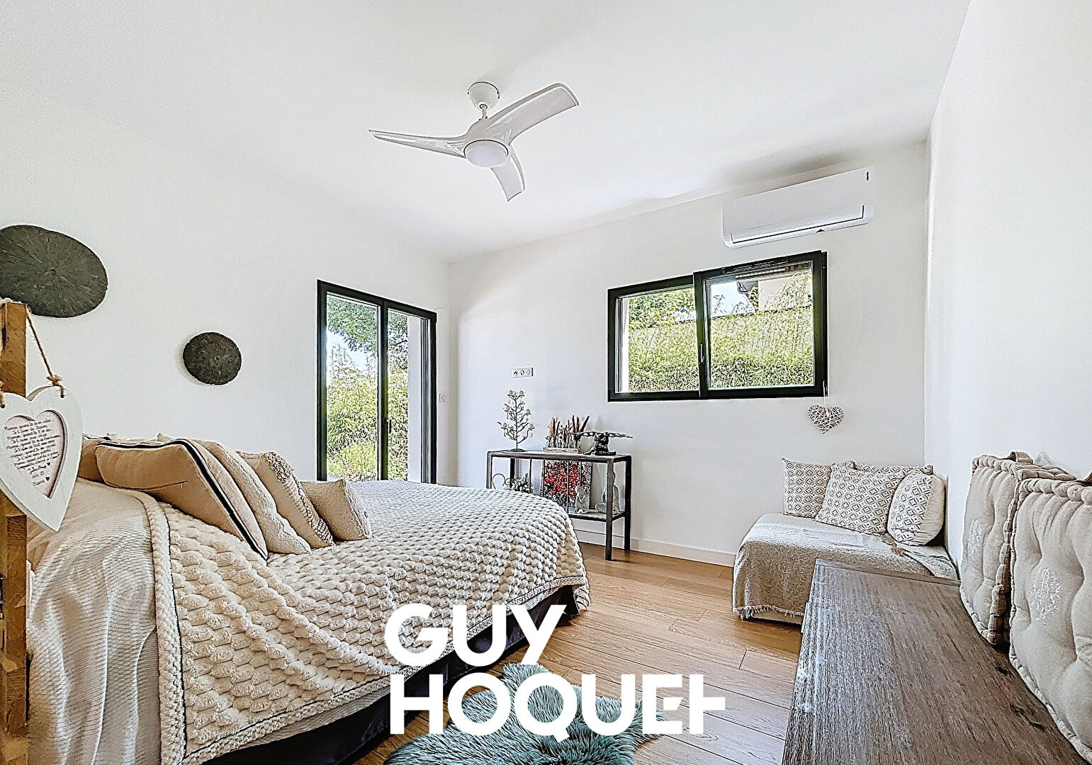 Villa Contemporaine 5 Chambres + Piscine - 71850 CHARNAY LES MACON