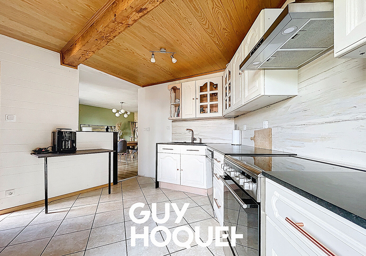 Maison en pierre 2 Chambres + Bureau + Garage et cour - 71570 SAINT AMOUR BELLEVUE