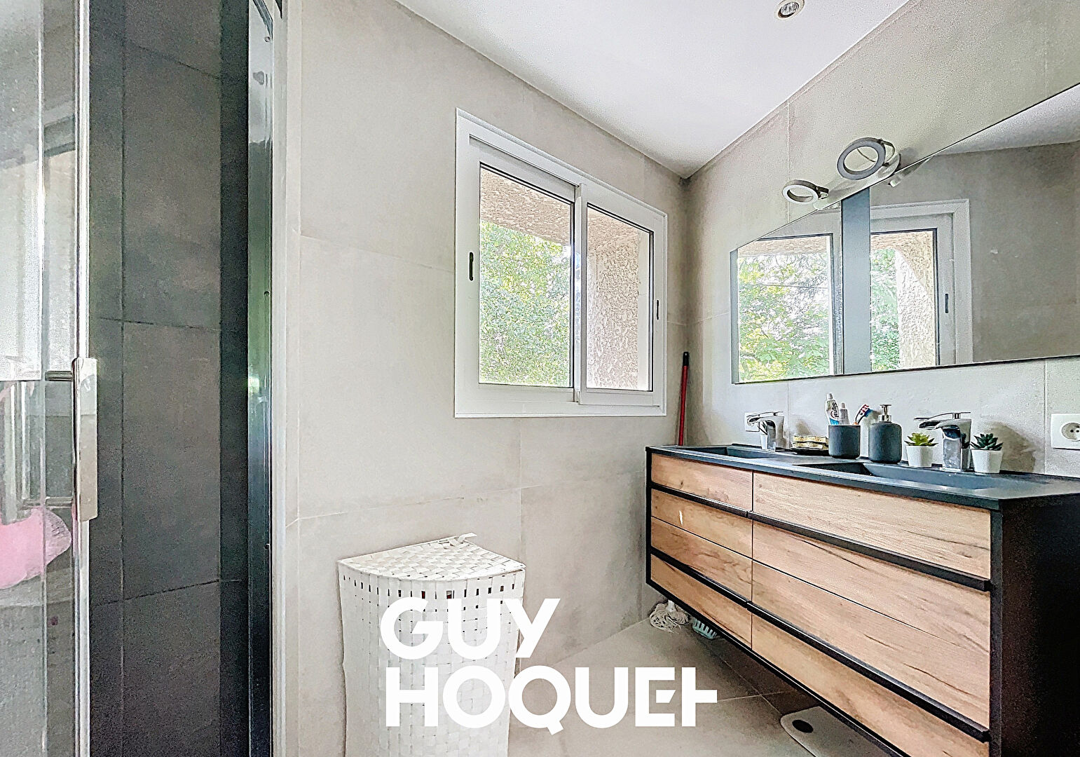 Maison en pierre 2 Chambres + Bureau + Garage et cour - 71570 SAINT AMOUR BELLEVUE