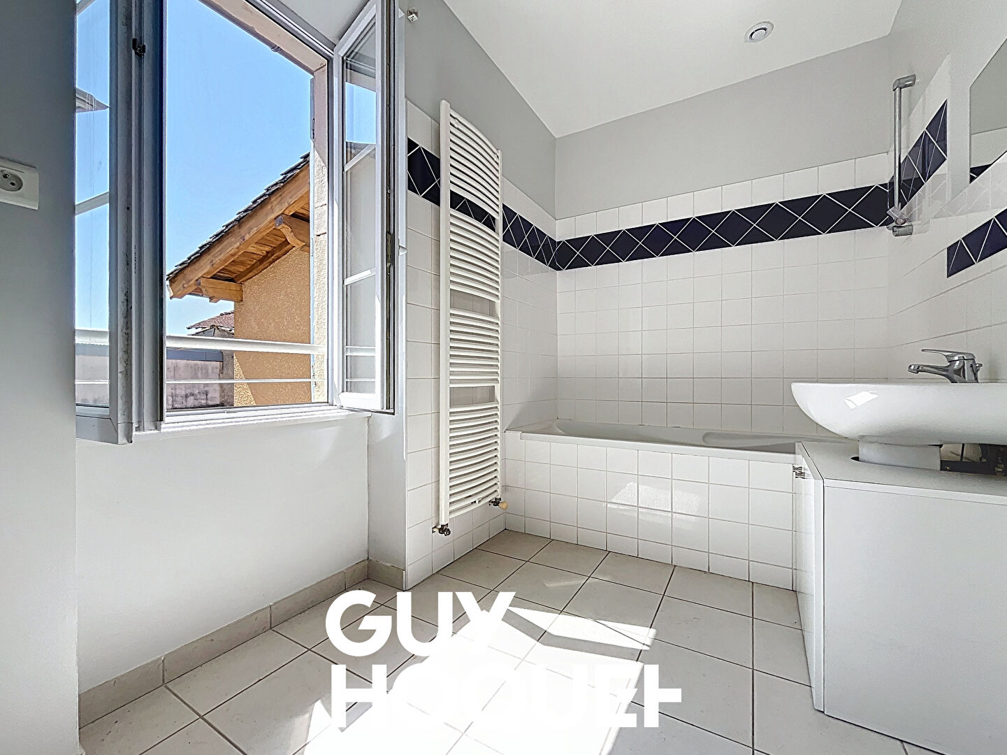 Appartement duplex 2 chambres + Terrasse + Cave + Stationnements - 71570 ROMANECHE THORINS