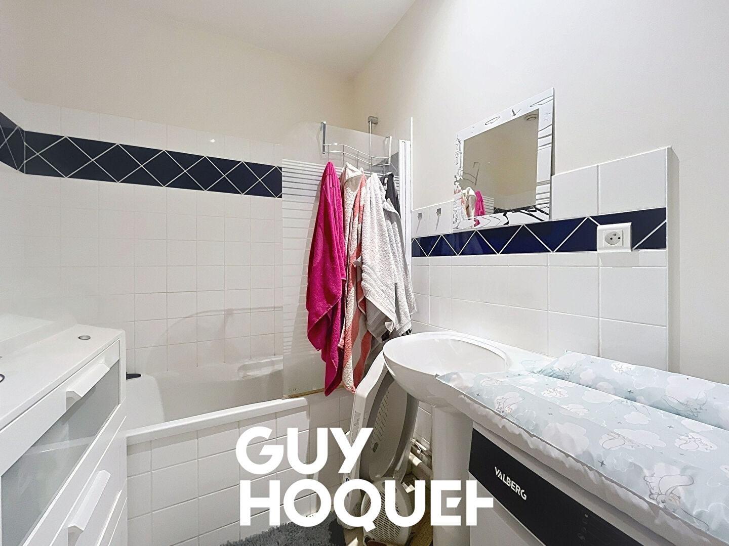 Appartement duplex Loué, 2 chambres + Terrasse + Cave + Stationnements - 71570 ROMANECHE THORINS