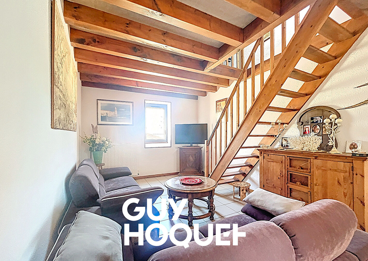 Maison en Pierre 2 Chs + Bureau et terrasse avec terrain de 607 m² environ - 71850 CHARNAY LES MACON