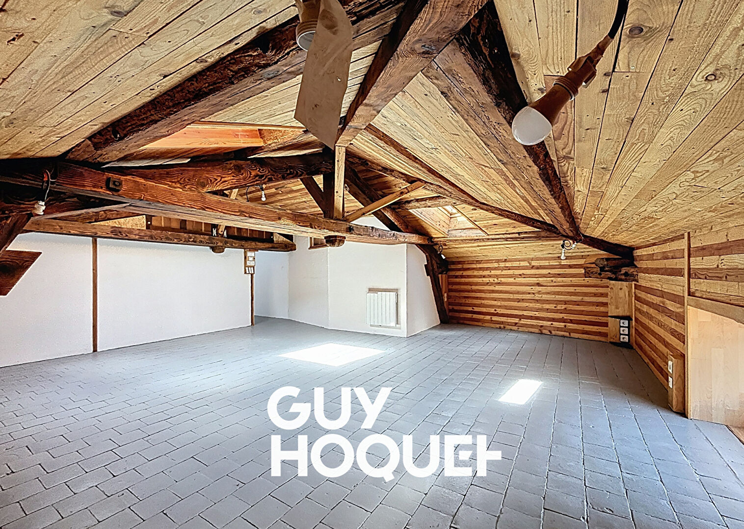 Appartement vue sur Saône, 4 Chs + Bureau et Balcon - 71000 MACON