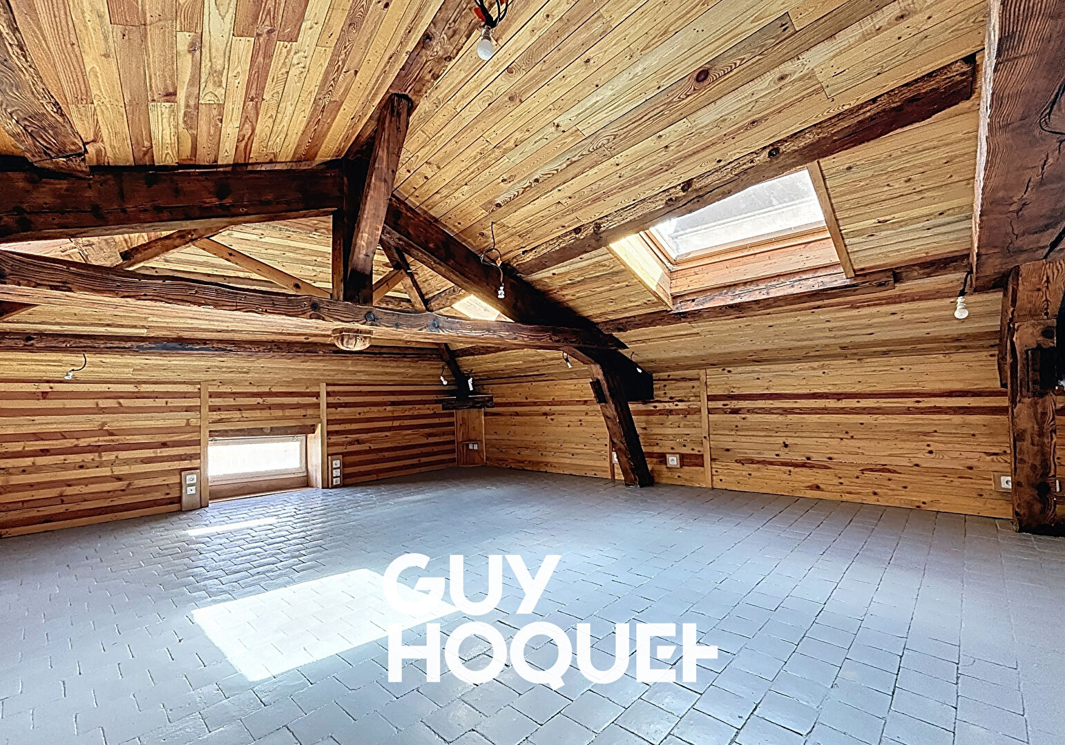 Appartement vue sur Saône, 4 Chs + Bureau et Balcon - 71000 MACON