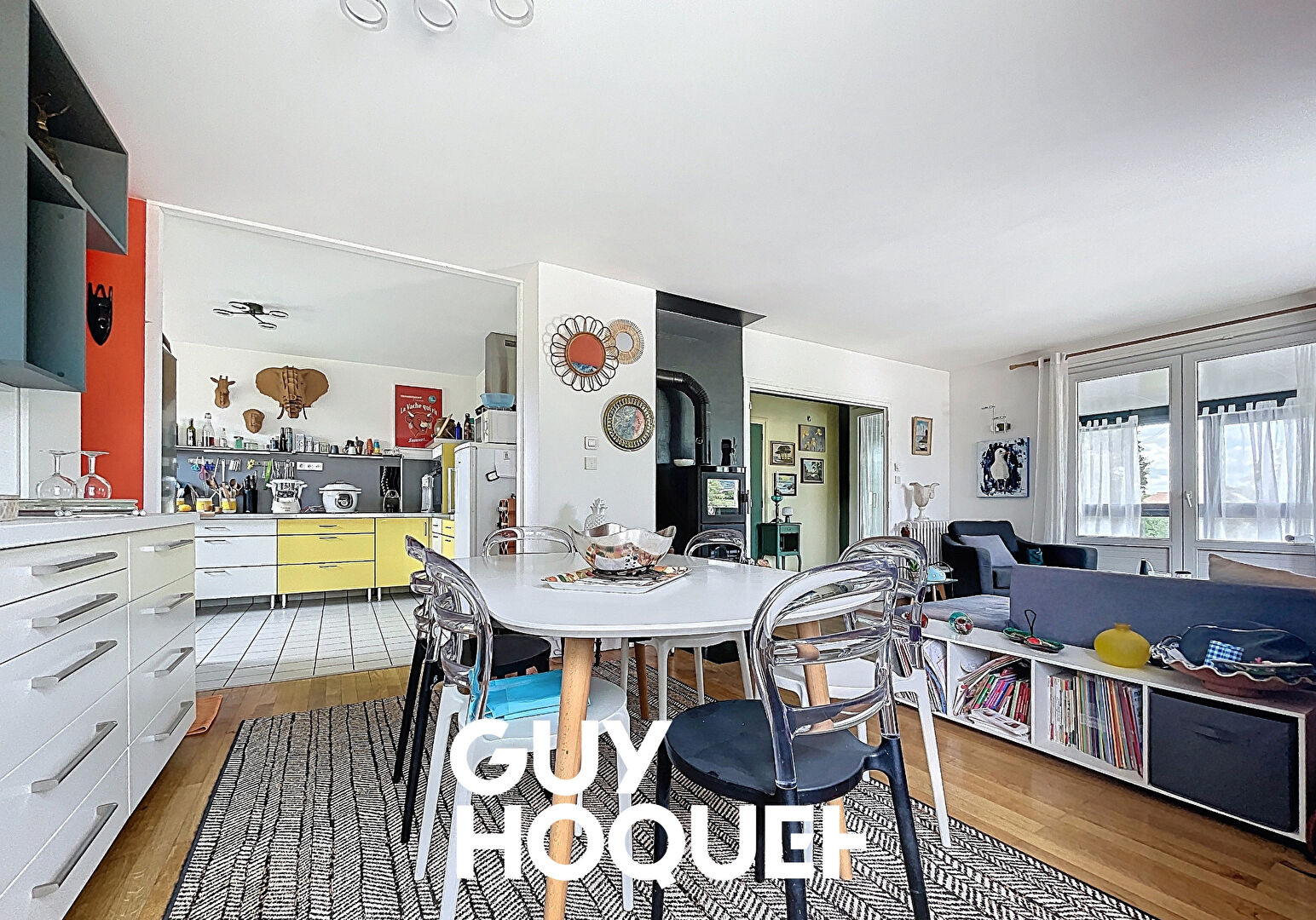 Villa 7 Chambres + Dépendances, Piscine et  terrain de 1576 m² - 71570 LA CHAPELLE DE GUINCHAY