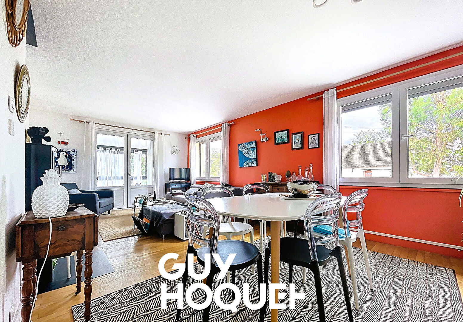 Villa 7 Chambres + Dépendances, Piscine et  terrain de 1576 m² - 71570 LA CHAPELLE DE GUINCHAY