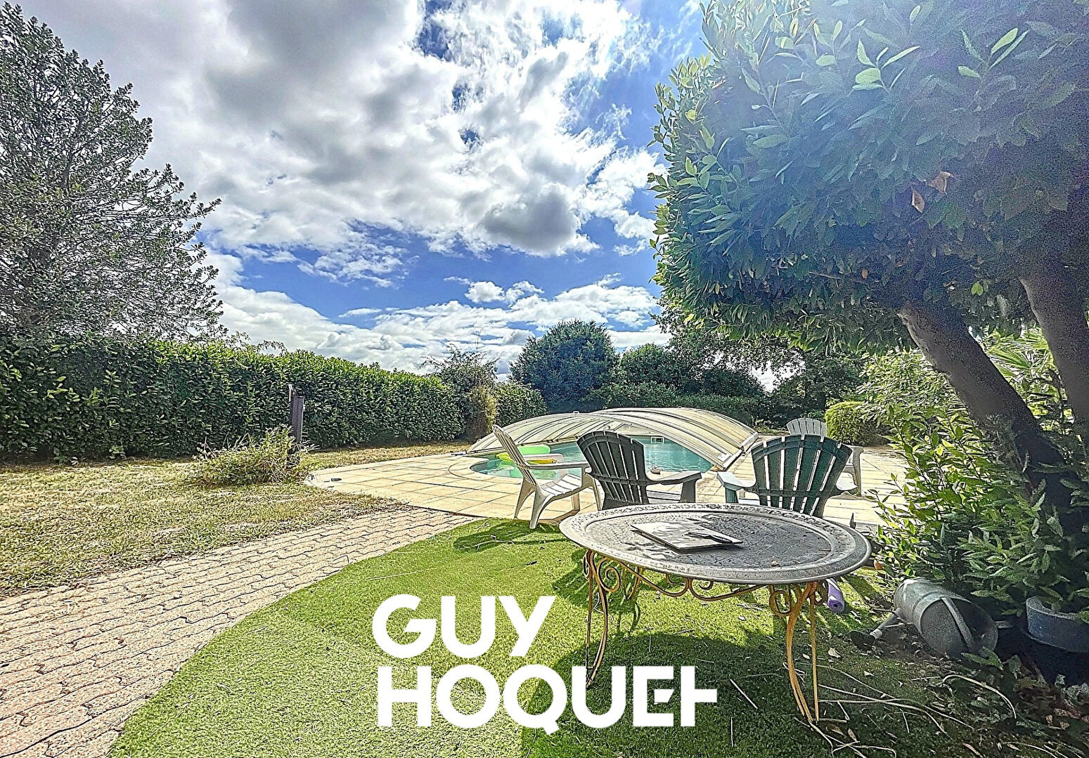 Villa 7 Chambres + Dépendances, Piscine et  terrain de 1576 m² - 71570 LA CHAPELLE DE GUINCHAY